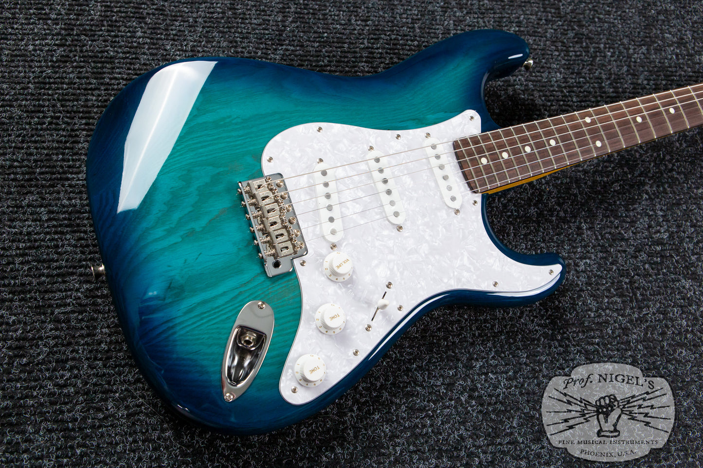 Tokai AST-108 S-Style MIJ Blue Burst Transparent Ash Rosewood Alnico 2 Made in Japan