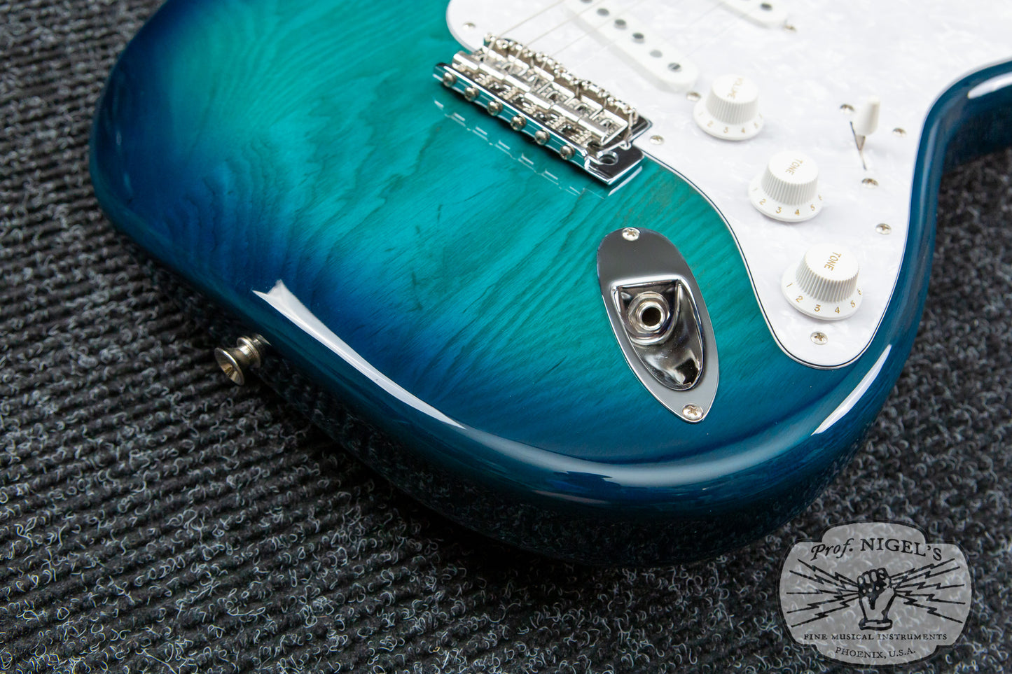 Tokai AST-108 S-Style MIJ Blue Burst Transparent Ash Rosewood Alnico 2 Made in Japan