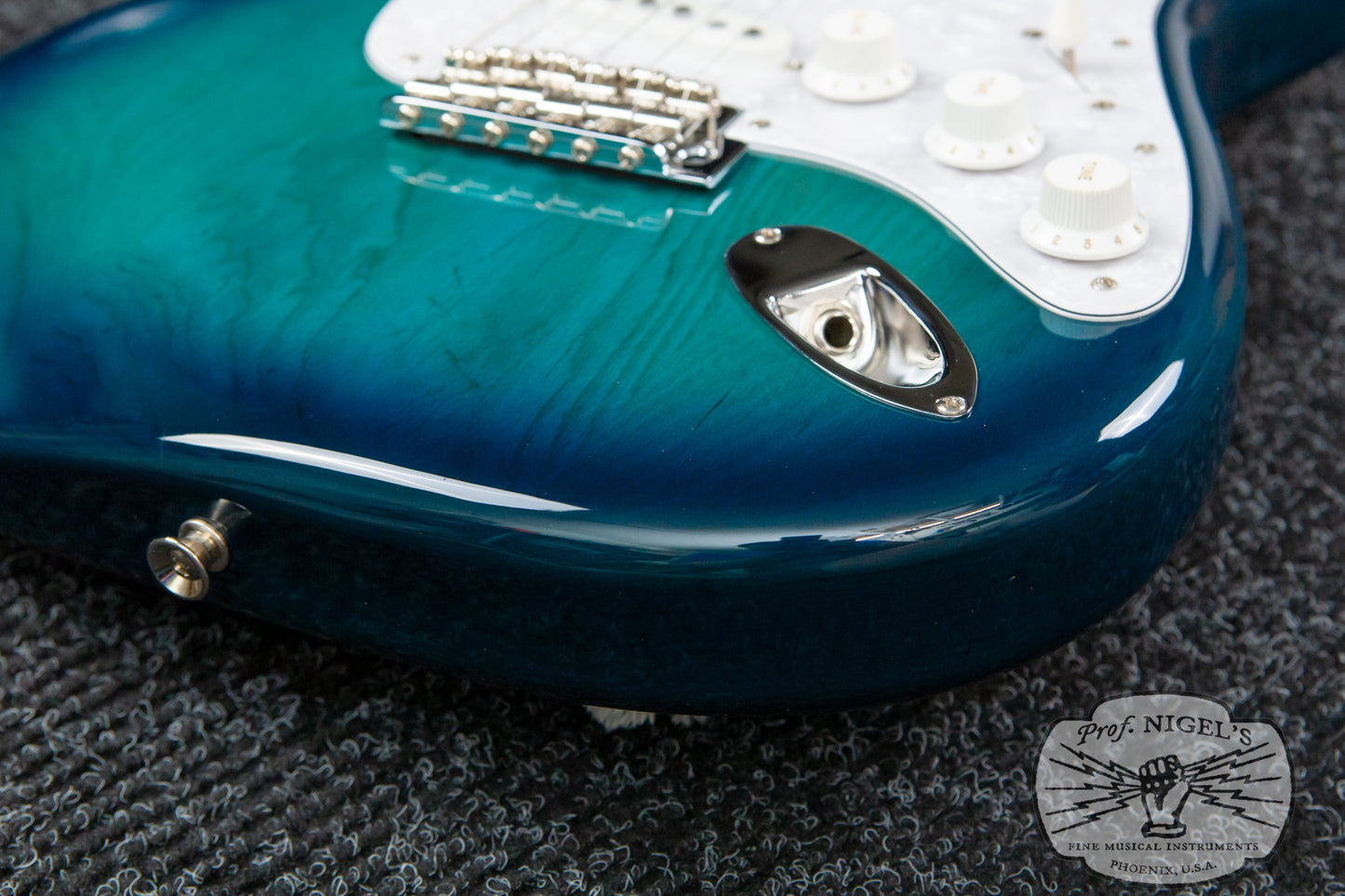 Tokai AST-108 S-Style MIJ Blue Burst Transparent Ash Rosewood Alnico 2 Made in Japan
