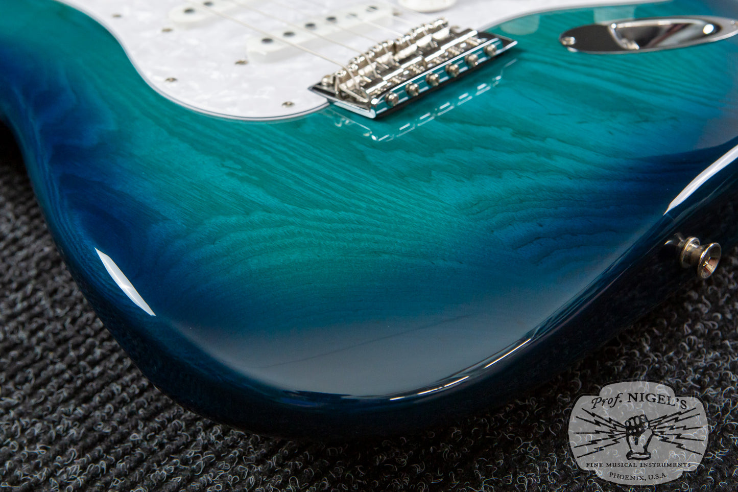 Tokai AST-108 S-Style MIJ Blue Burst Transparent Ash Rosewood Alnico 2 Made in Japan