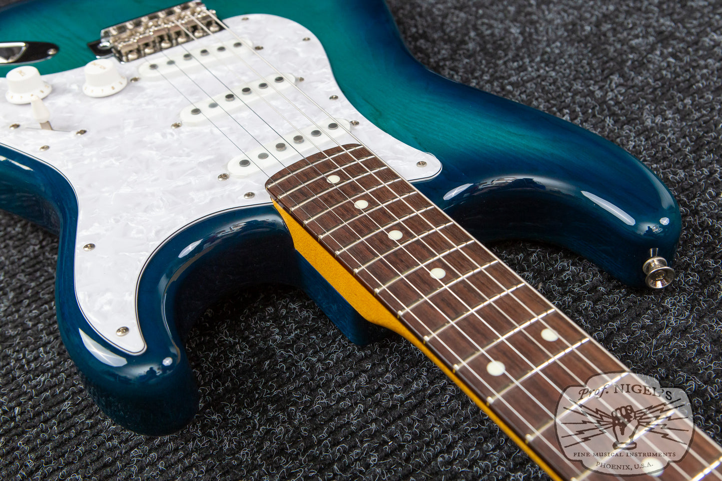 Tokai AST-108 S-Style MIJ Blue Burst Transparent Ash Rosewood Alnico 2 Made in Japan