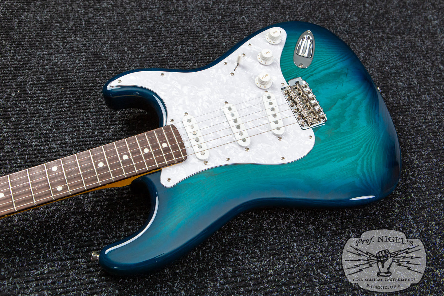 Tokai AST-108 S-Style MIJ Blue Burst Transparent Ash Rosewood Alnico 2 Made in Japan