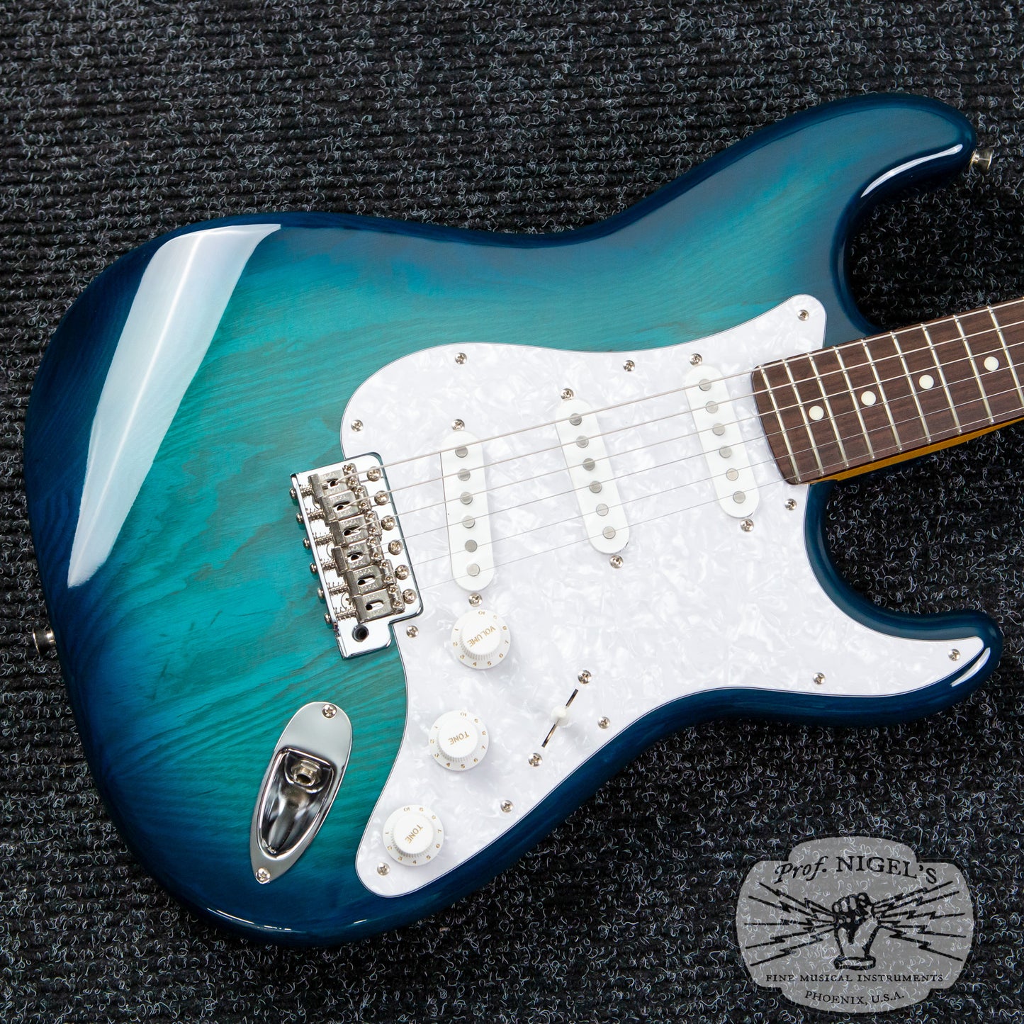 Tokai AST-108 S-Style MIJ Blue Burst Transparent Ash Rosewood Alnico 2 Made in Japan