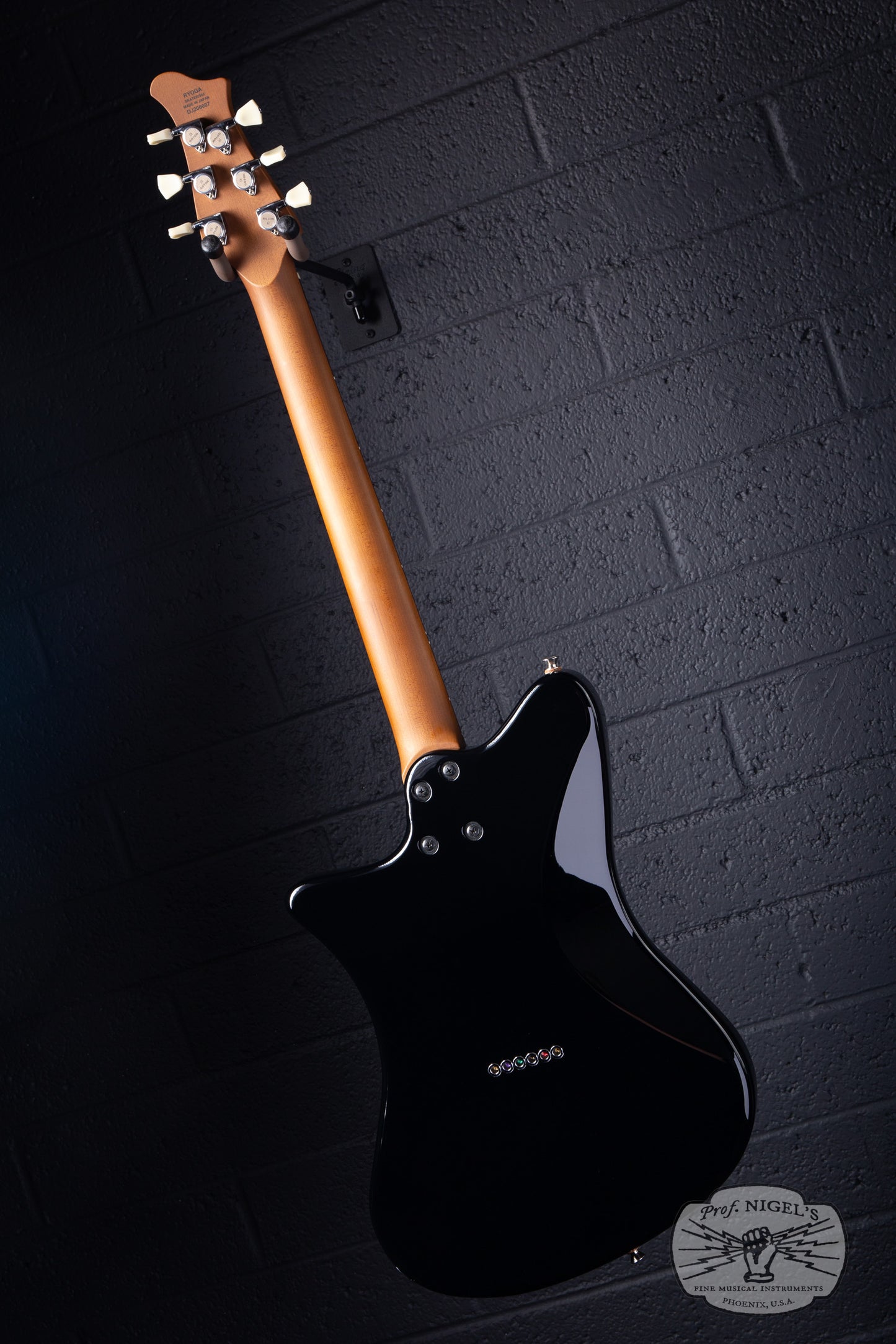 RYOGA Skater-STD/RP90 Electric Guitar β Black w/ Tort Pickguard