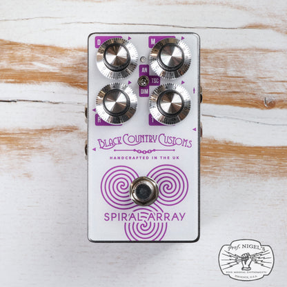Shop Demo - Laney Black Country Customs Spiral Array Chorus (3-Mode: Analog / Dimension / Tri-Stereo) Effects Pedal