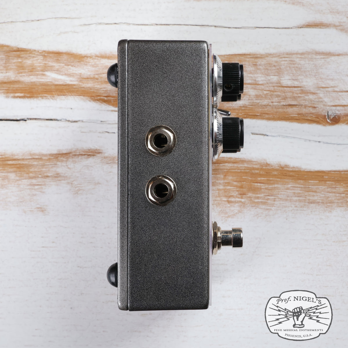 Shop Demo - Laney Black Country Customs Spiral Array Chorus (3-Mode: Analog / Dimension / Tri-Stereo) Effects Pedal