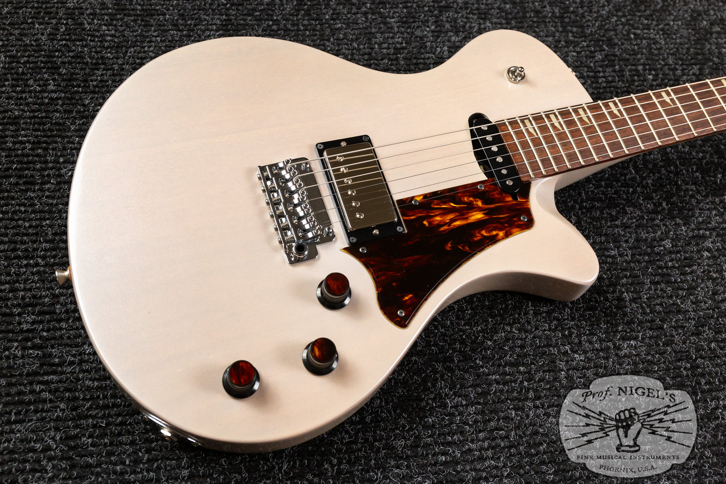 Fujigen-built RYOGA Hornet-T3V Electric Guitar Transparent Pearl White