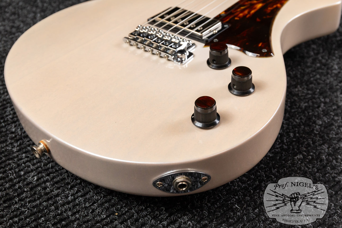 Fujigen-built RYOGA Hornet-T3V Electric Guitar Transparent Pearl White