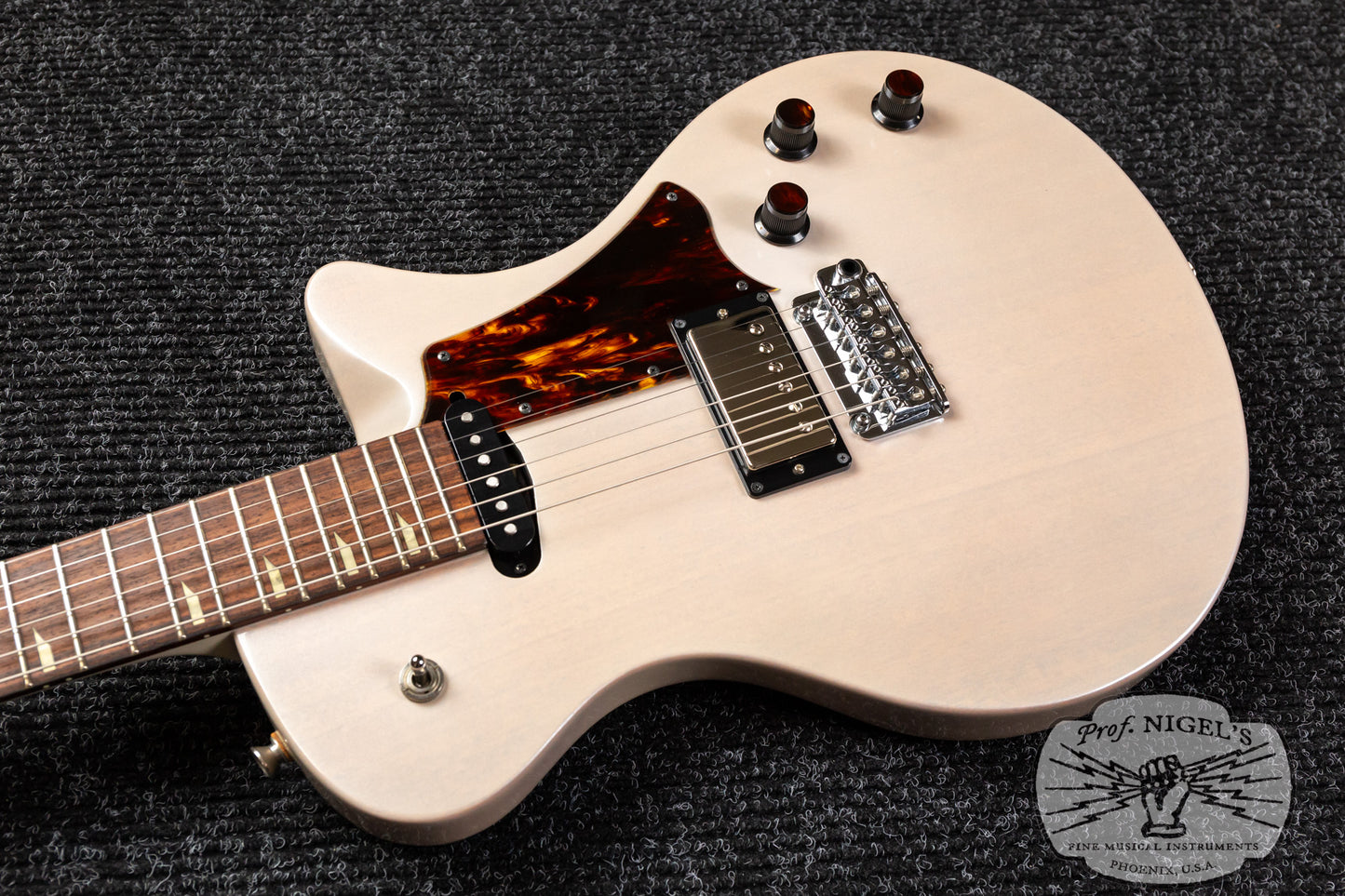 Fujigen-built RYOGA Hornet-T3V Electric Guitar Transparent Pearl White