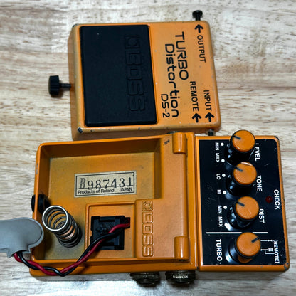 Boss DS-2 Turbo Distortion Effects Pedal MIJ Silver Label Made in Japan