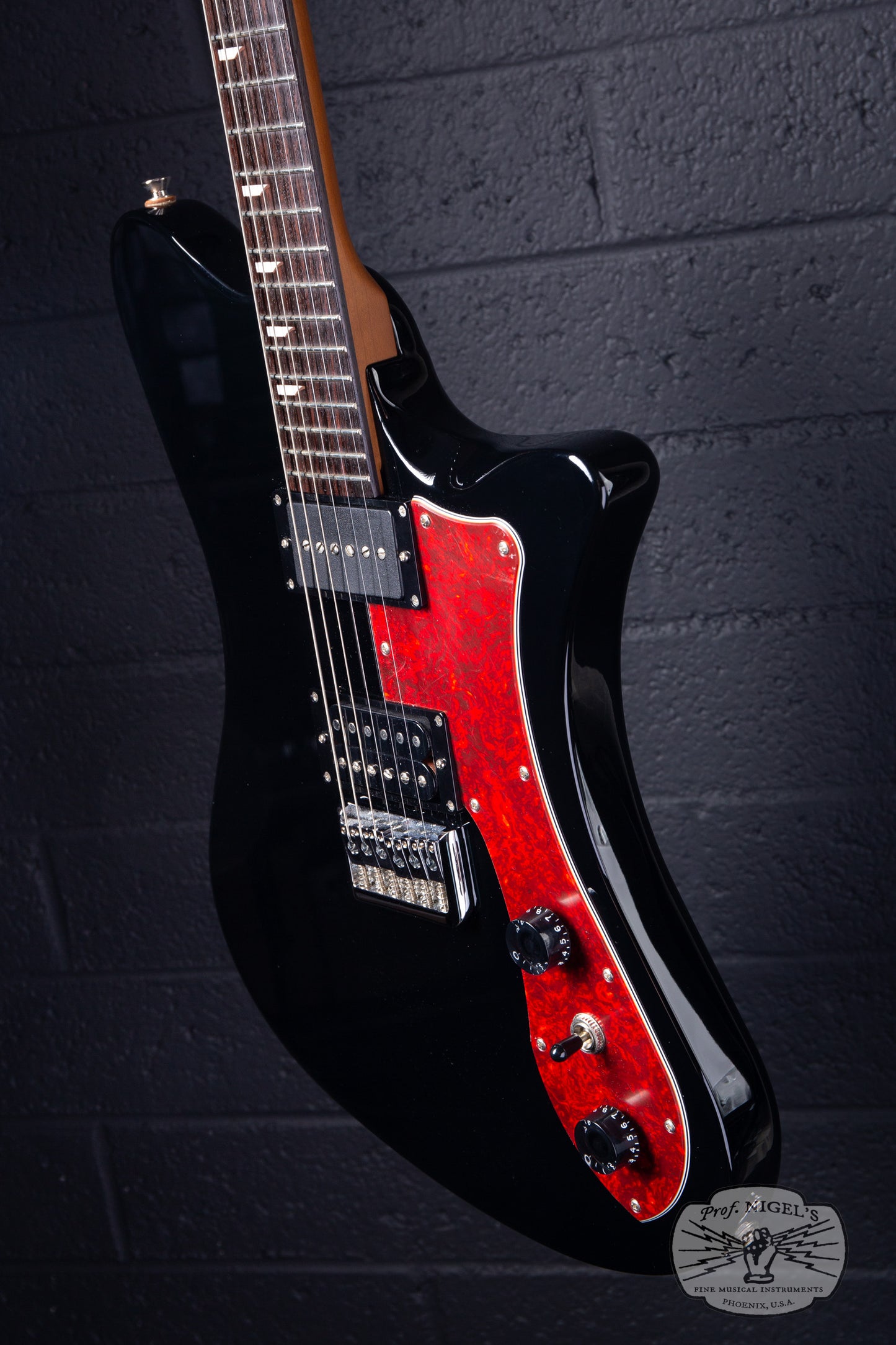 RYOGA Skater-STD/RP90 Electric Guitar – Black w/ Tort Pickguard