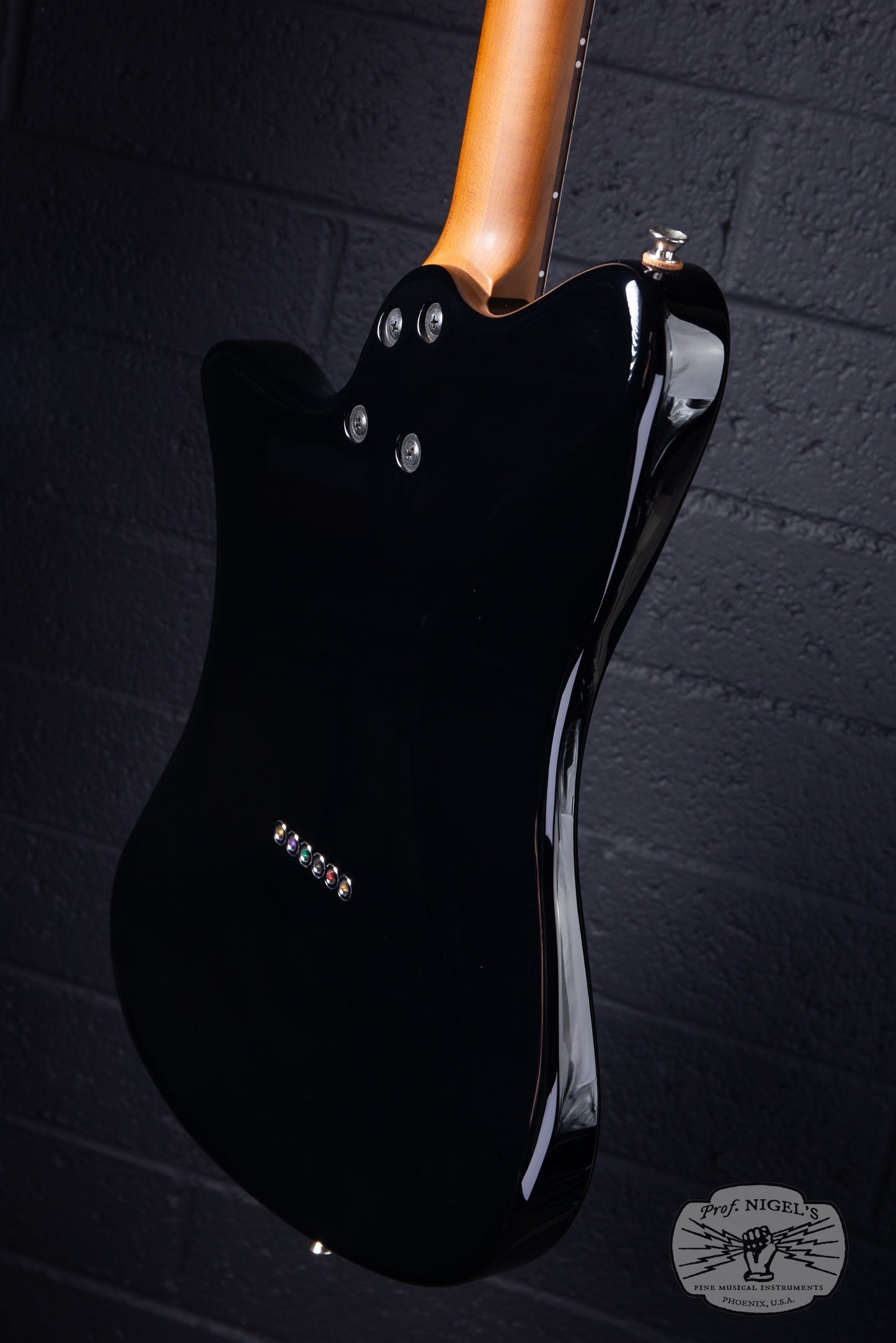 RYOGA Skater-STD/RP90 Electric Guitar – Black w/ Tort Pickguard