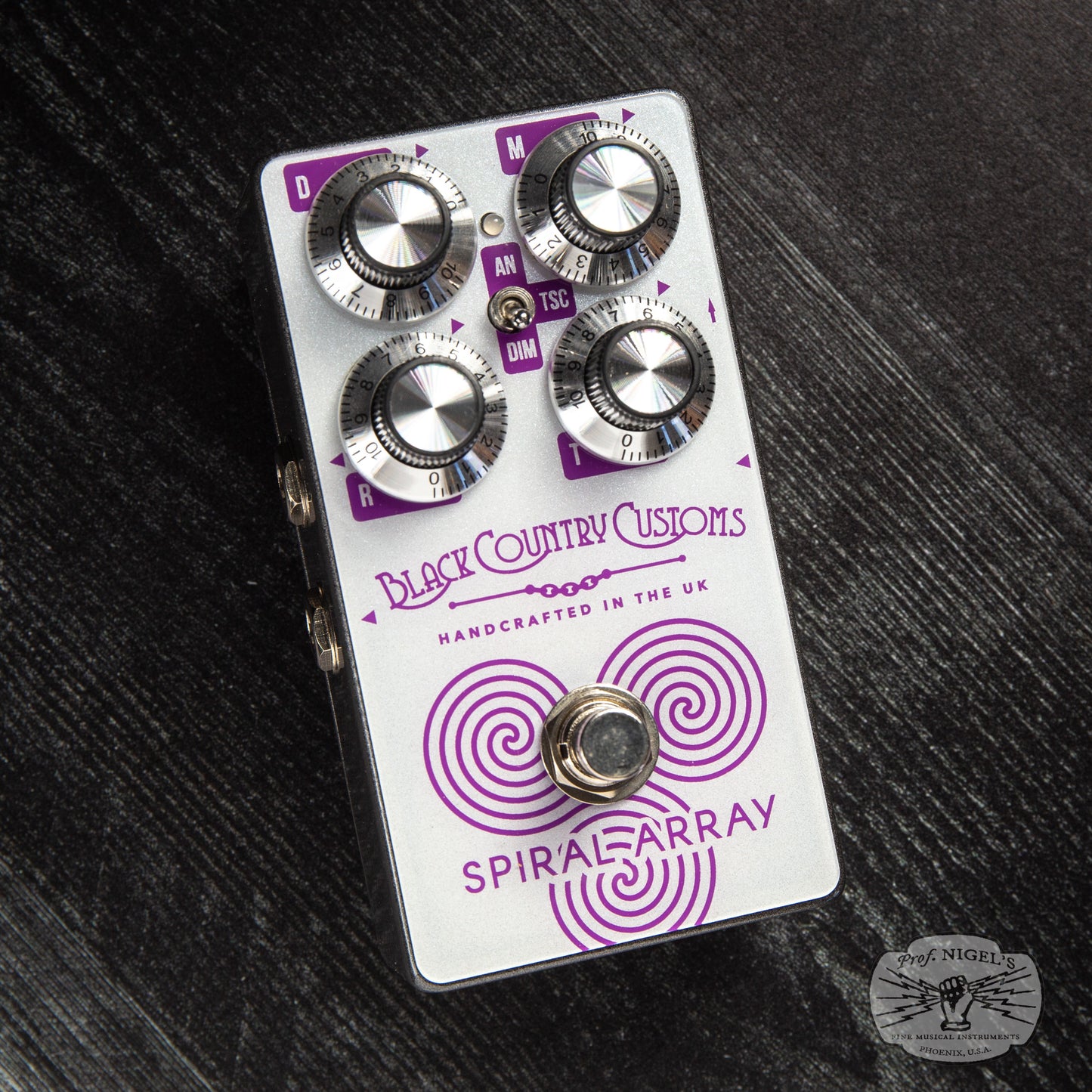 Laney Black Country Customs Spiral Array Chorus (3-Mode: Analog / Dimension / Tri-Stereo) Effects Pedal