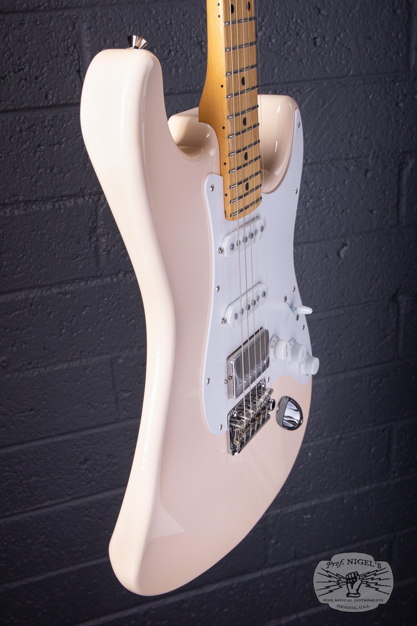 Tokai AST-423 Goldstar HSS Shell Pink MIJ Ash Body Maple Neck